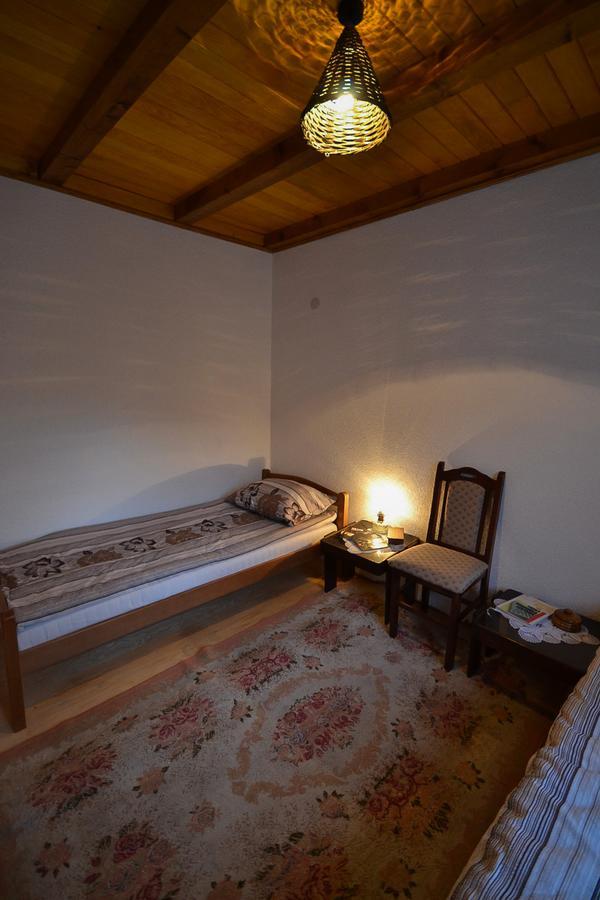Hotel Antik Foca Esterno foto