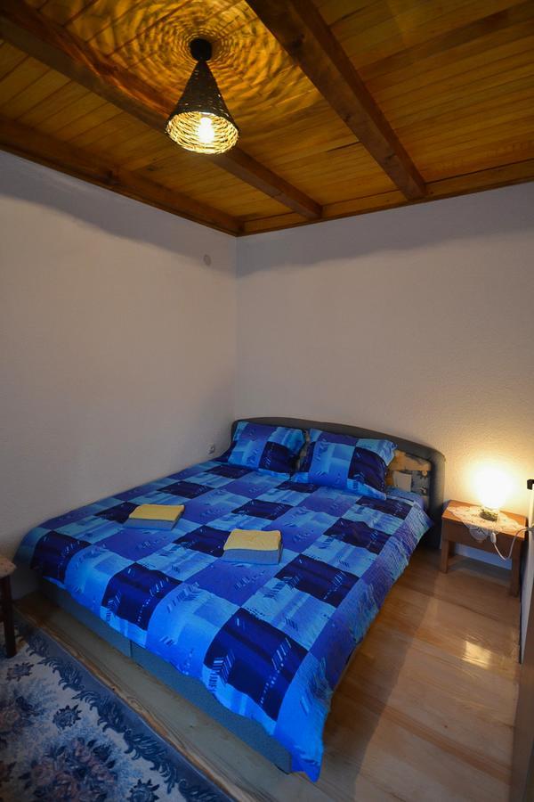 Hotel Antik Foca Esterno foto