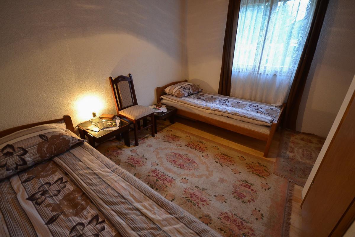 Hotel Antik Foca Esterno foto