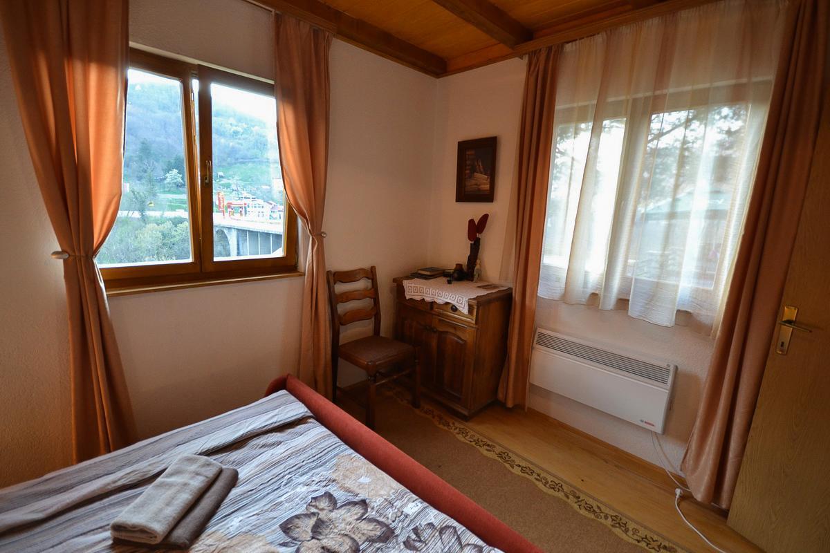 Hotel Antik Foca Esterno foto