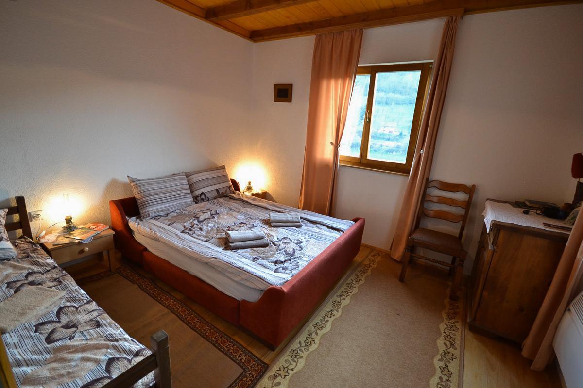 Hotel Antik Foca Esterno foto